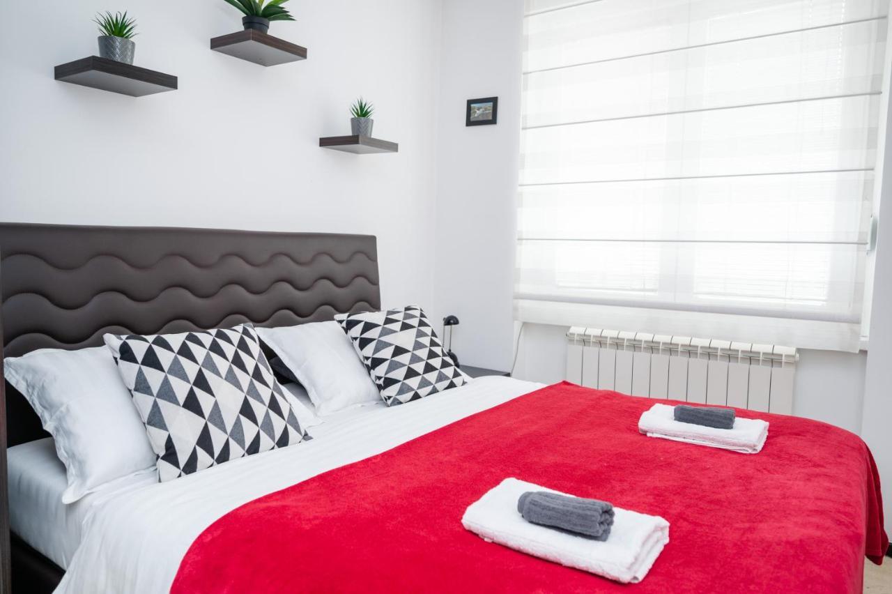 Bright 1Bdr Apartment In The City Center 塞拉耶佛 外观 照片