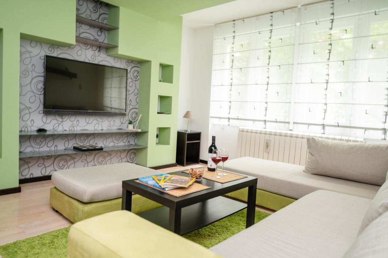 Bright 1Bdr Apartment In The City Center 塞拉耶佛 外观 照片