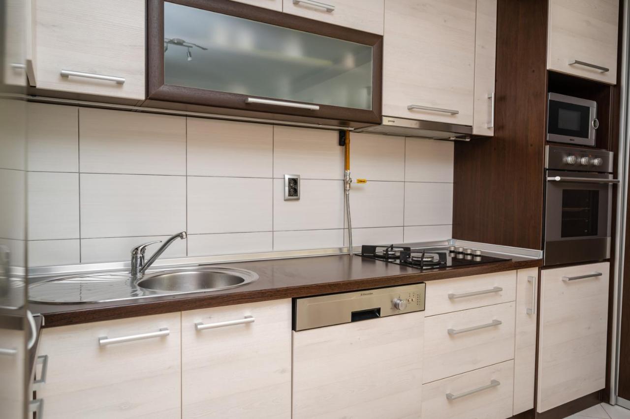 Bright 1Bdr Apartment In The City Center 塞拉耶佛 外观 照片